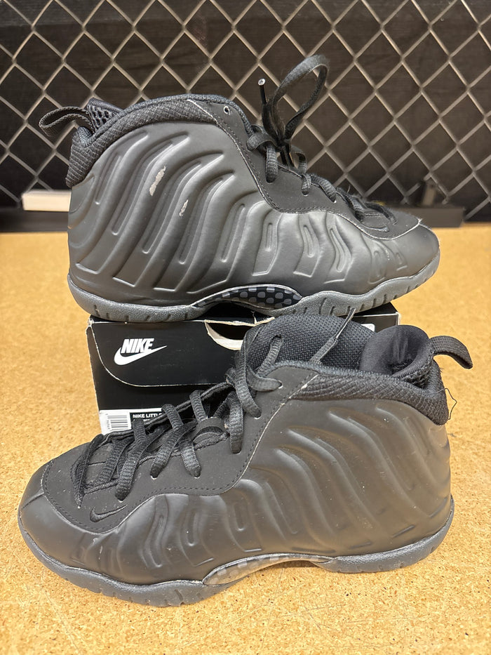 Nike Foamposite Black (Ps 2) Used