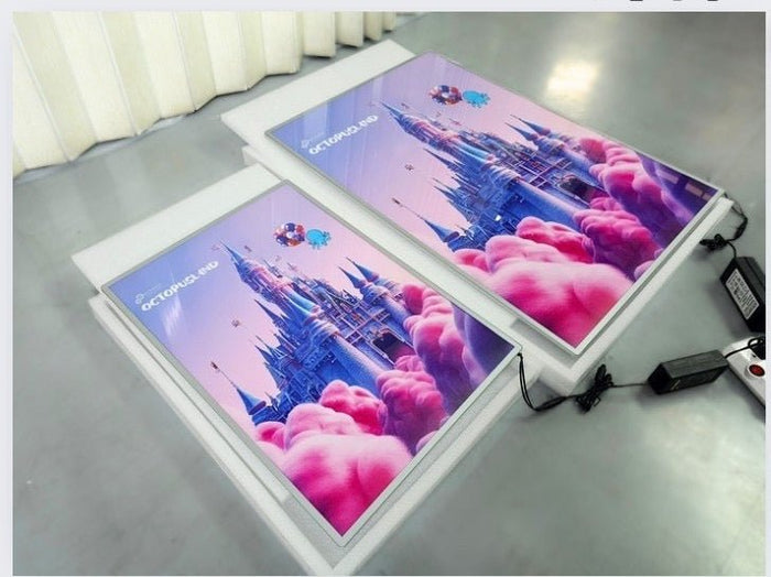 งานพิมพ์ Backlit Film UV Inkjet สอดเข้ากรอบไฟตั้งโต๊ะ LED แสงสม่ำเสมอทั่วทั้งภาพ
