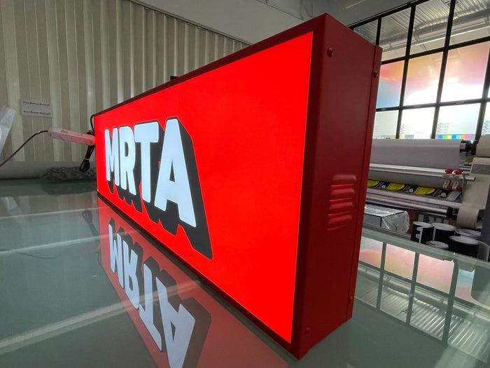 กล่องไฟซิงค์ เฟรมพ่นสีเจาะช่องระบายอากาศ outdoor lightbox sticker backlit