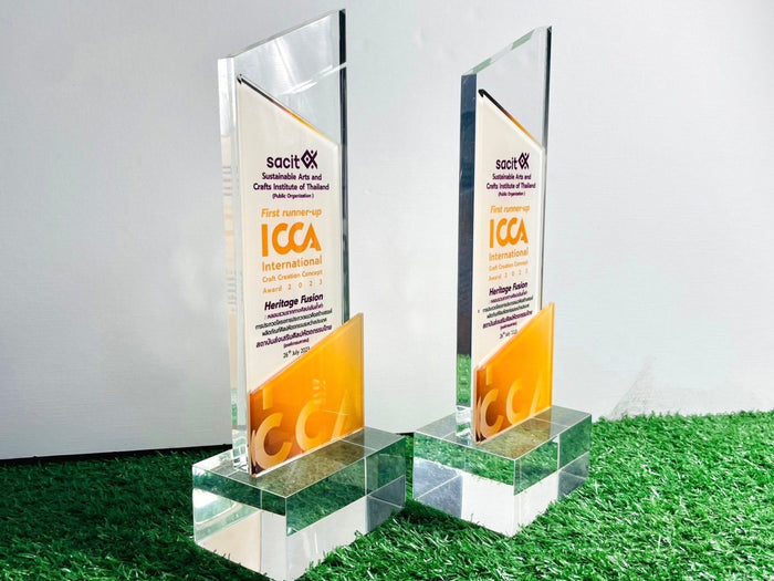 โล่รางวัล Acrylic Trophy Award อะคริลิคใส พิมพ์คมชัด ดีไซน์หรูหรา เหมาะสำหรับงานมอบรางวัล เกียรติยศ การแข่งขัน และงานองค์กร