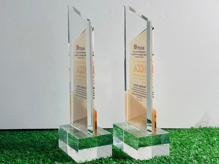 โล่รางวัล Acrylic Trophy Award อะคริลิคใส พิมพ์คมชัด ดีไซน์หรูหรา เหมาะสำหรับงานมอบรางวัล เกียรติยศ การแข่งขัน และงานองค์กร