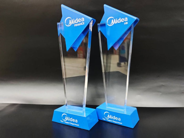 โล่รางวัล Acrylic Trophy Award อะคริลิคใส พิมพ์คมชัด ดีไซน์หรูหรา เหมาะสำหรับงานมอบรางวัล เกียรติยศ การแข่งขัน และงานองค์กร