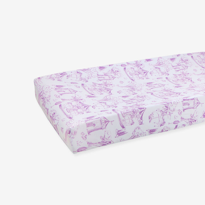 Fitted sheet with purple geometric pattern on a white background