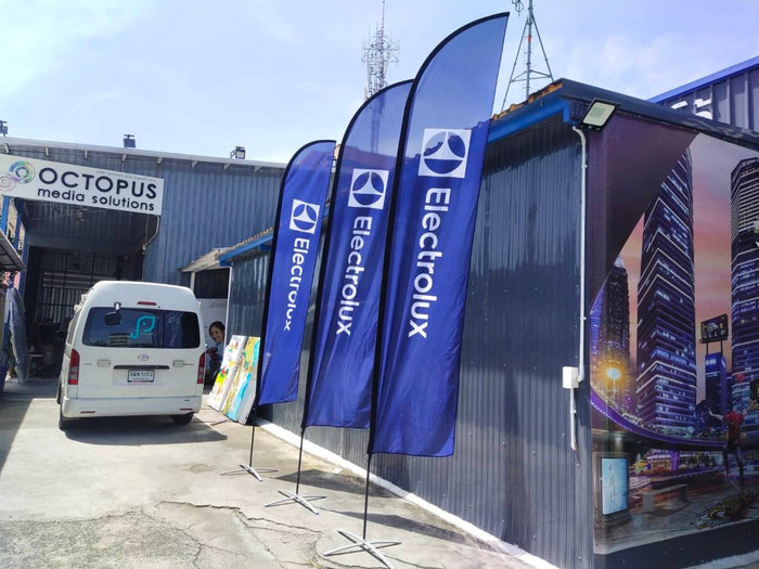 ธงชายหาด ธงปีกนก Beach Flag พิมพ์สีสดคมชัด โครงสร้างแข็งแรง เหมาะสำหรับงานอีเวนต์ โปรโมชัน และสื่อโฆษณาหน้าร้าน