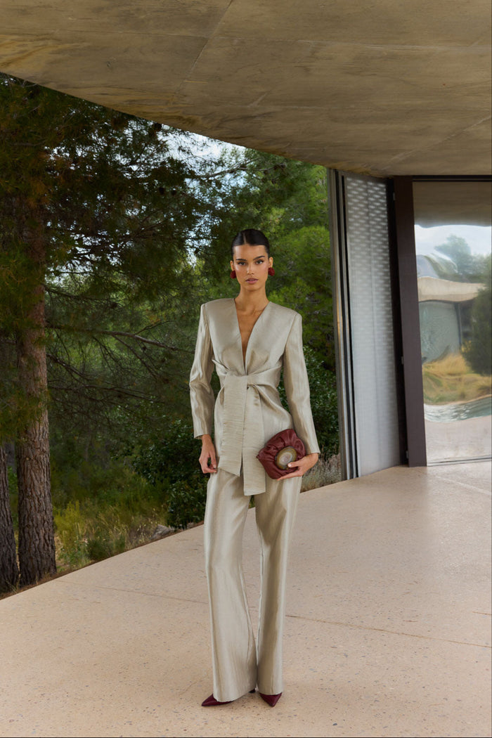 Blazer Lido Salvia de manga larga ceñido de Lady Pipa para invitada de boda.