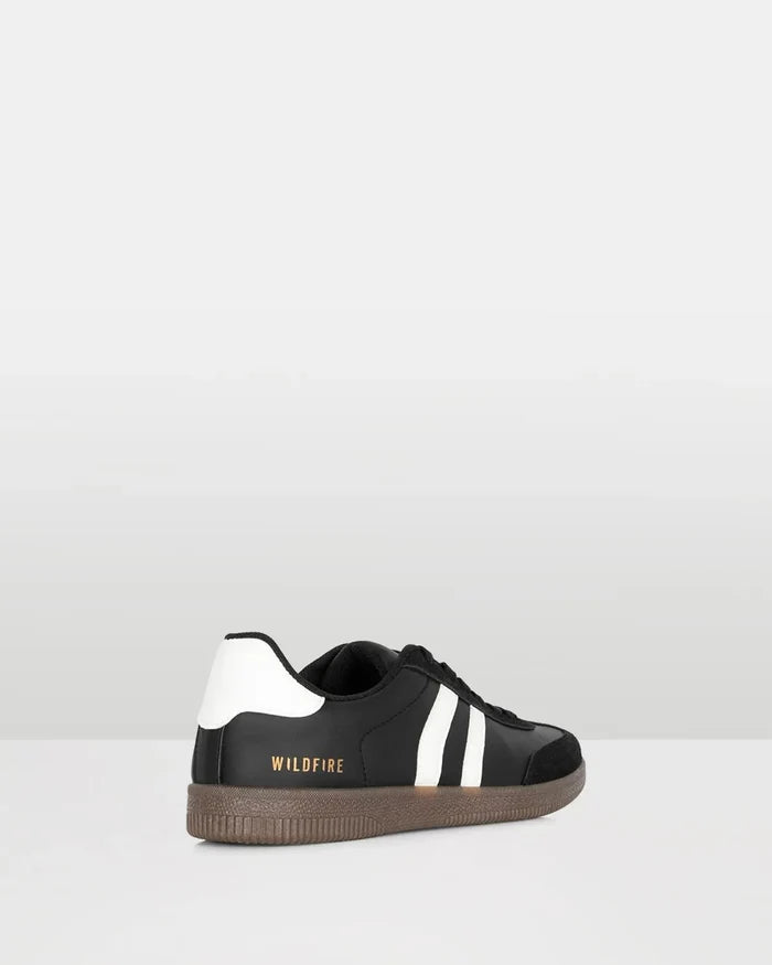 Caper Sneakers- Black/White