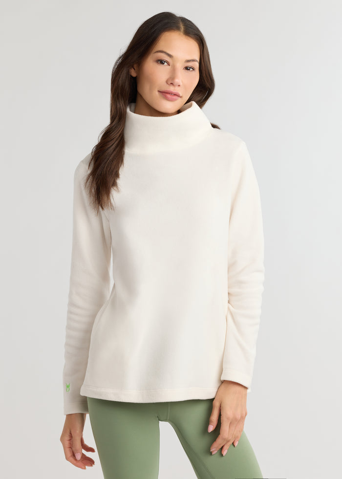 Cobble Hill Turtleneck in Vello Fleece (Cream)