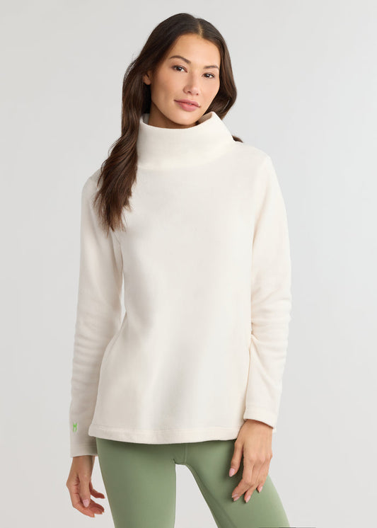 Cobble Hill Turtleneck in Vello Fleece (Cream)