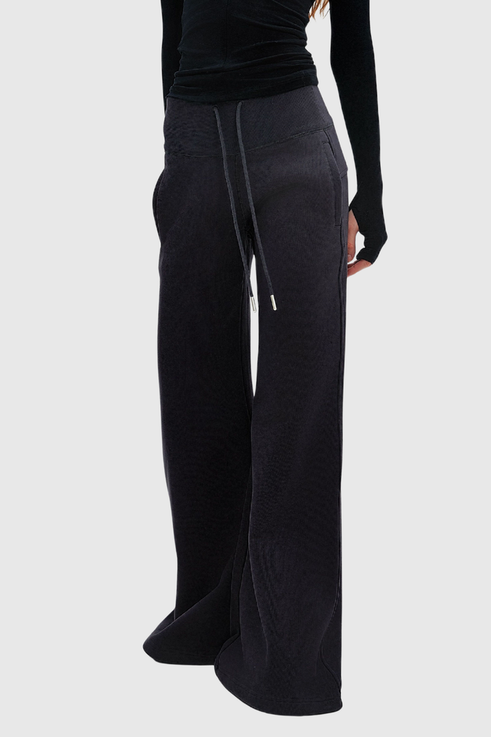 delicia-straight-pants-in-black