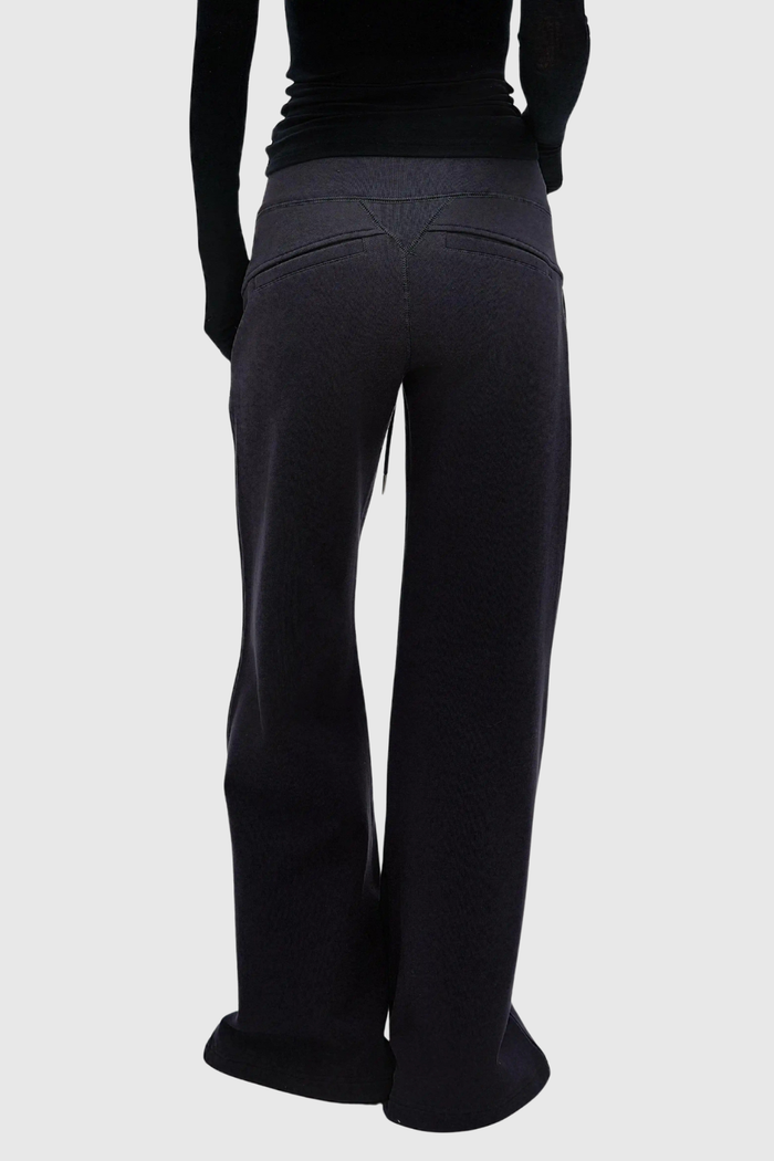 delicia-straight-pants-in-black