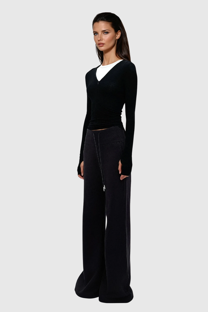 delicia-straight-pants-in-black