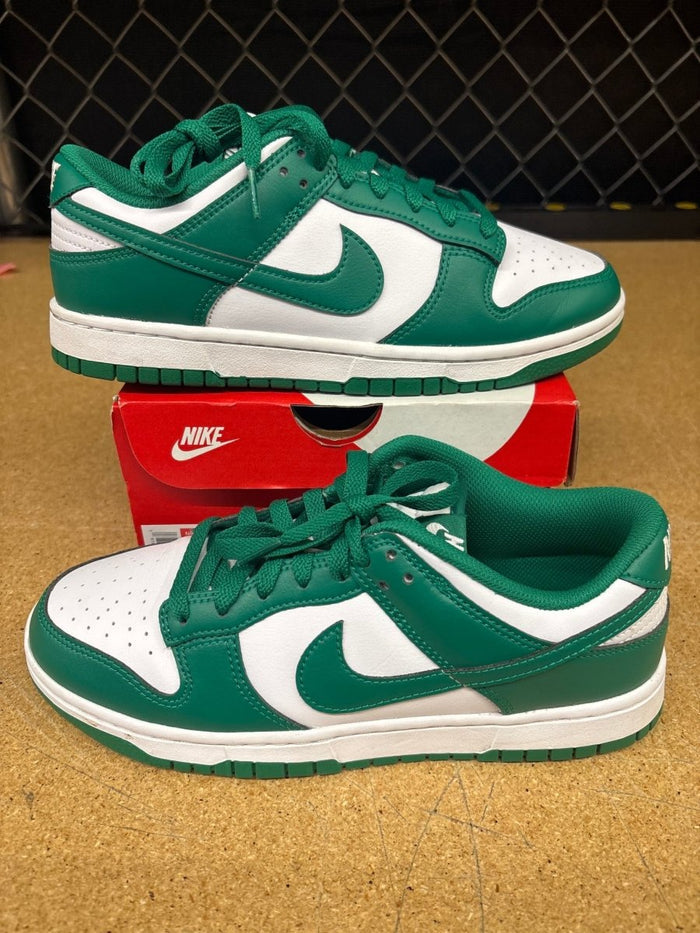 Nike Dunk Low Green Men 8 Used - Sneakers - Jawns on Fire Sneakers & Shoes
