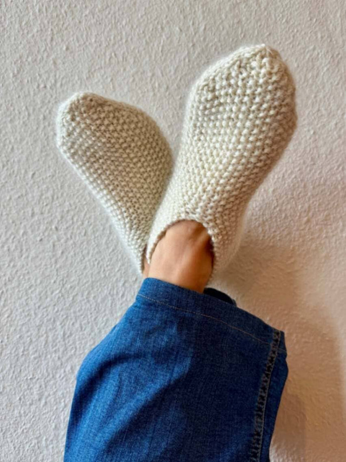 Easy Peasy Cozy Slippers, knitting pattern