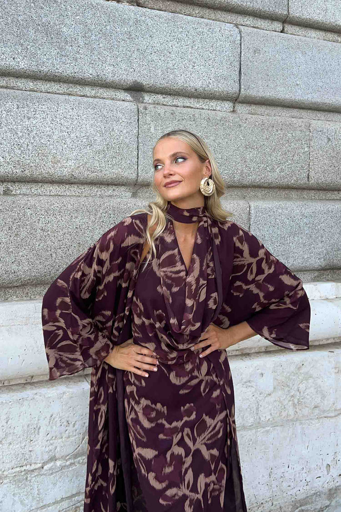 Kimono Saiko Áurea de Lady Pipa para completar looks de invitada.