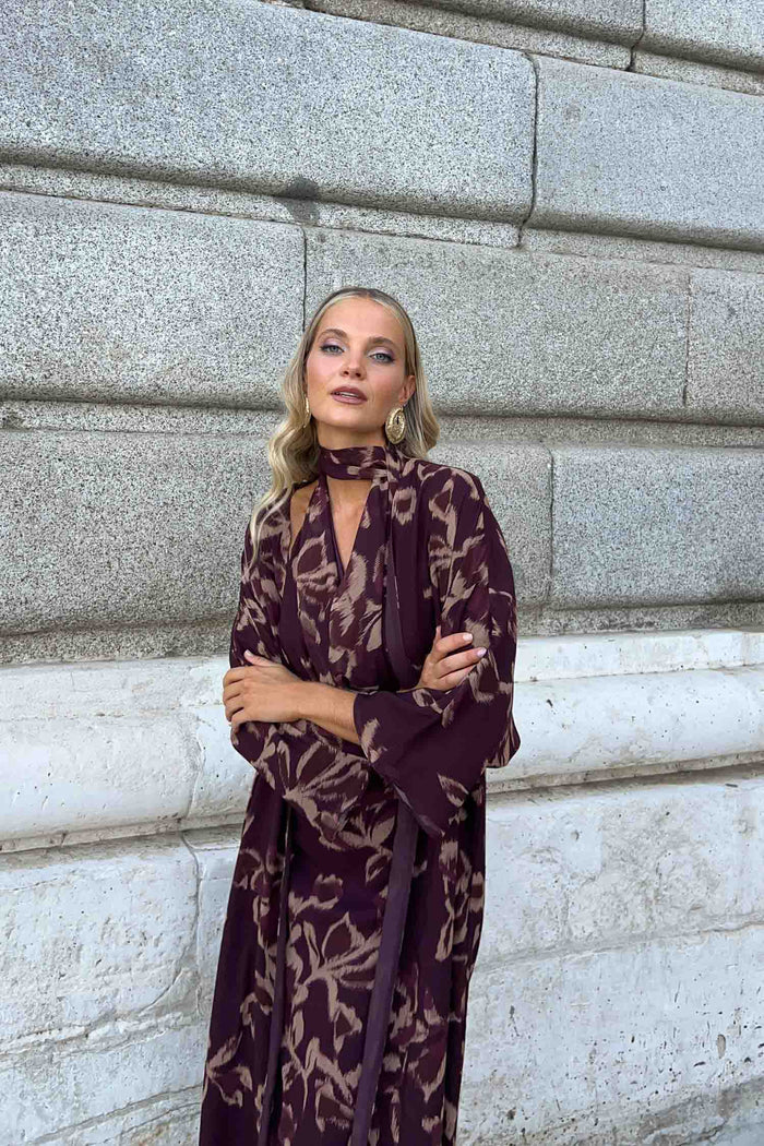 Kimono Saiko Áurea de Lady Pipa para completar looks de invitada.