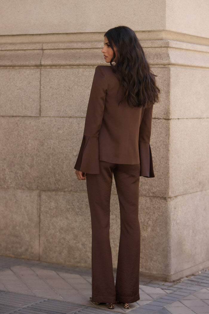 Pantalón Cíes Marrón ceñido de vestir de Lady Pipa para invitada y eventos.