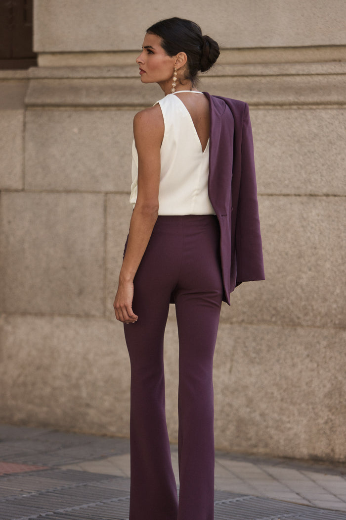 Pantalón Ons Berenjena ceñido de vestir de Lady Pipa para invitada y eventos.