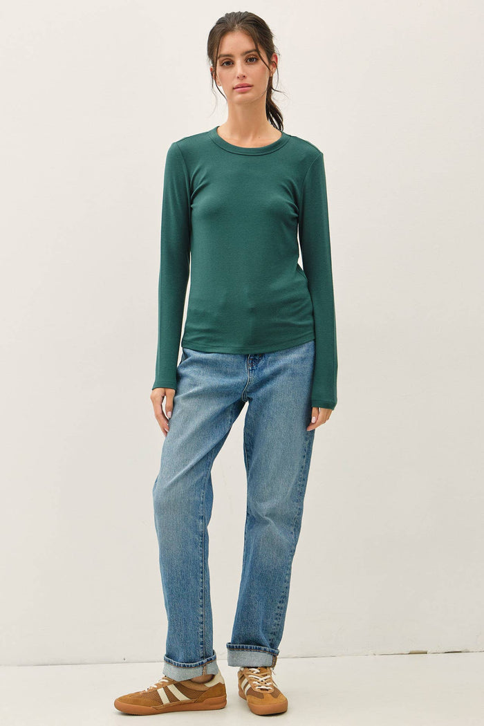 ROUND NECK LONG SLEEVE KNIT TOP