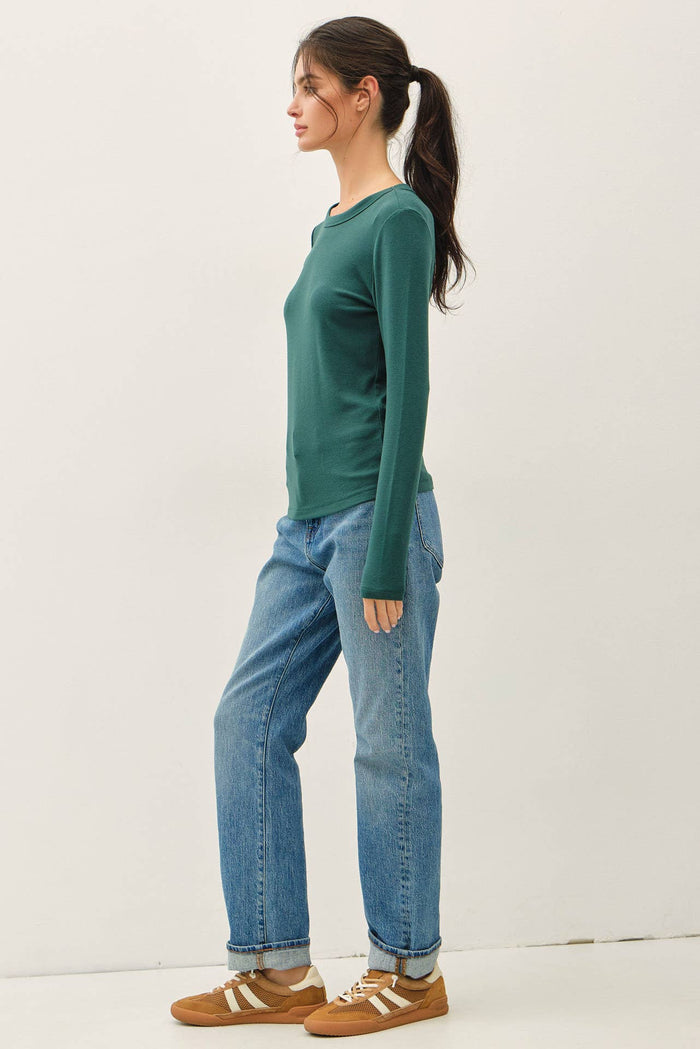 ROUND NECK LONG SLEEVE KNIT TOP