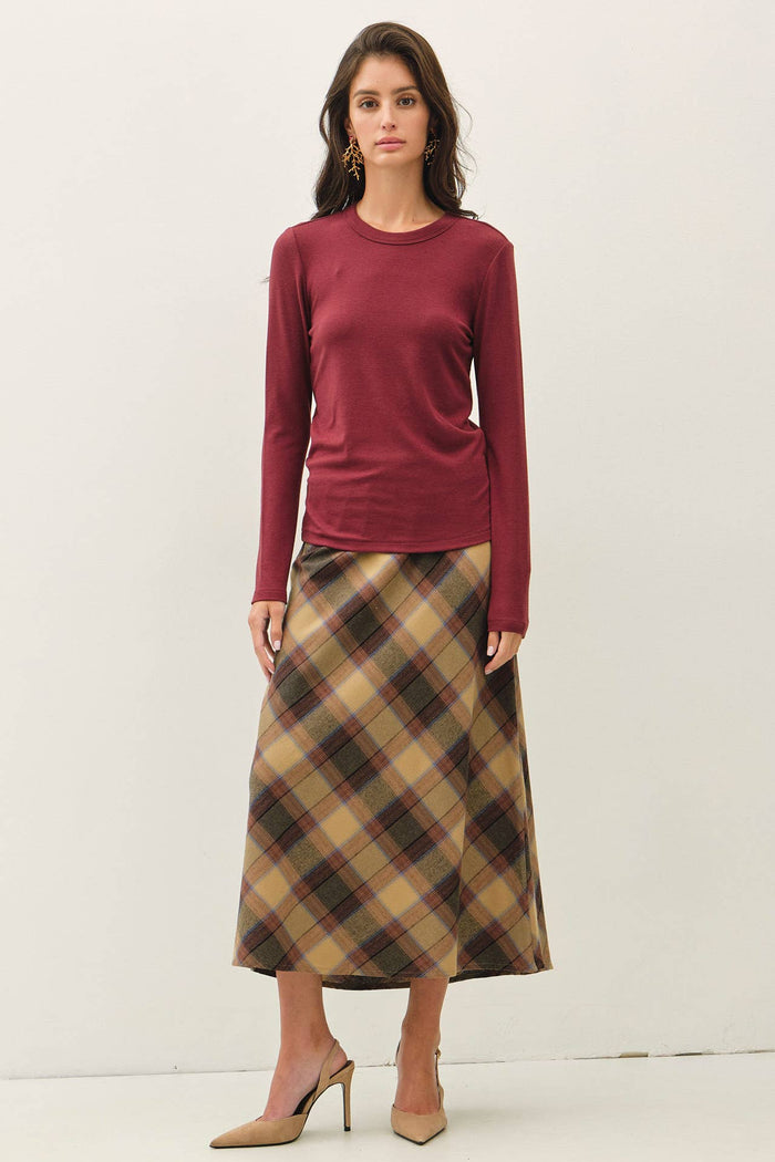 ROUND NECK LONG SLEEVE KNIT TOP