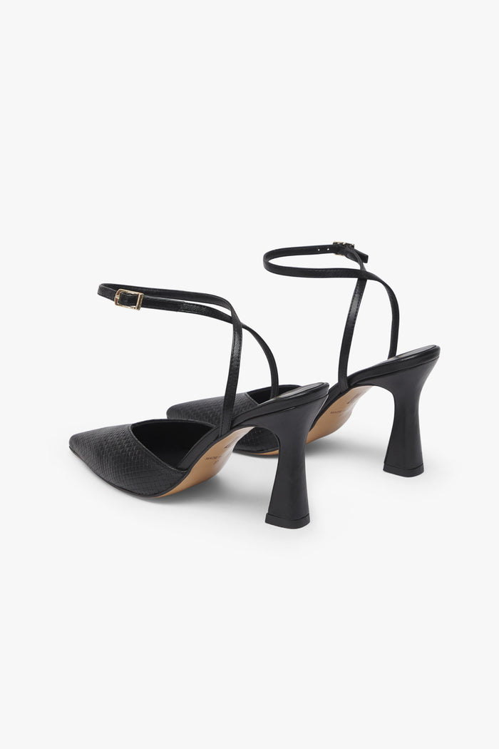 Stiletto Valma Negro de tacón medio con plataforma stiletto de Lady Pipa para completar looks de invitada.