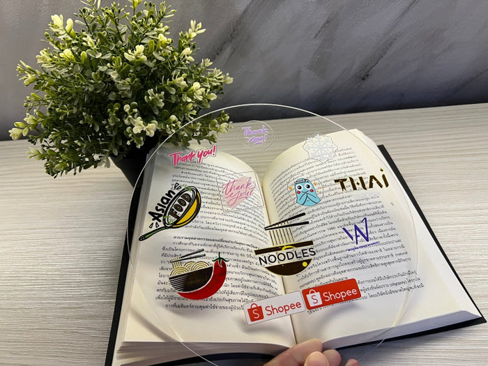 สติ๊กเกอร์ยูวี สกรีนติดสินค้า พิมพ์คมชัด ทนทาน กันน้ำ เหมาะสำหรับฉลากสินค้าและบรรจุภัณฑ์