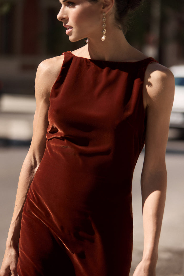 Vestido Lapamán Caldera maxi halter de tirantes de Lady Pipa para invitada de boda.