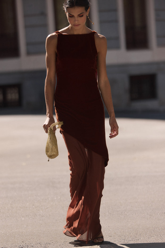 Vestido Lapamán Caldera maxi halter de tirantes de Lady Pipa para invitada de boda.