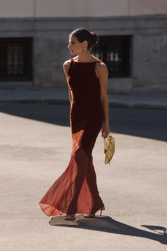 Vestido Lapamán Caldera maxi halter de tirantes de Lady Pipa para invitada de boda.