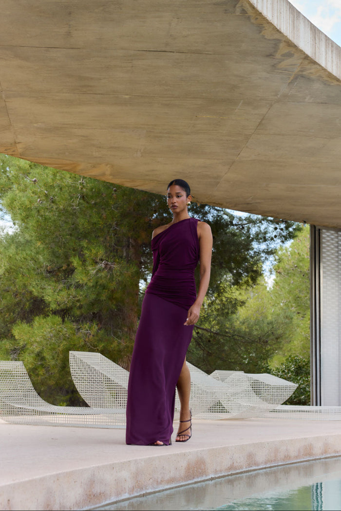 Vestido Liche Berenjena maxi ceñido de Lady Pipa para invitada de boda.