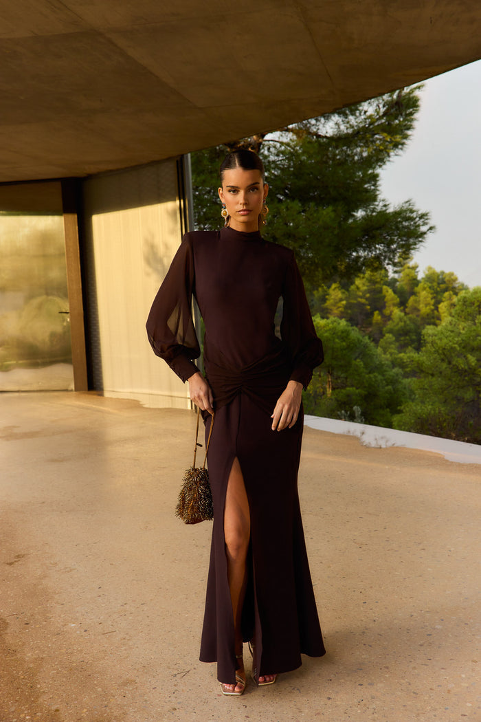 Vestido Meira Marrón maxi de manga larga ceñido de Lady Pipa para invitada de boda.