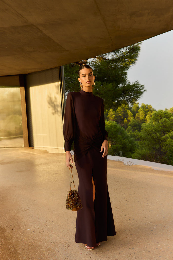 Vestido Meira Marrón maxi de manga larga ceñido de Lady Pipa para invitada de boda.