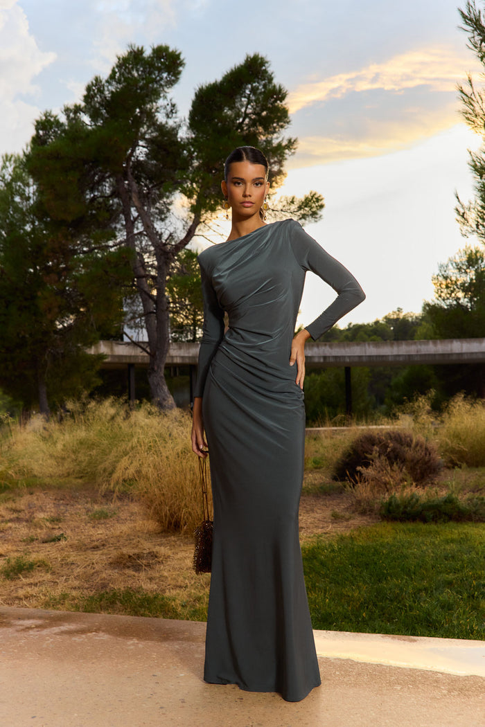 Vestido Naira Verde maxi de manga larga ceñido de Lady Pipa para invitada de boda.