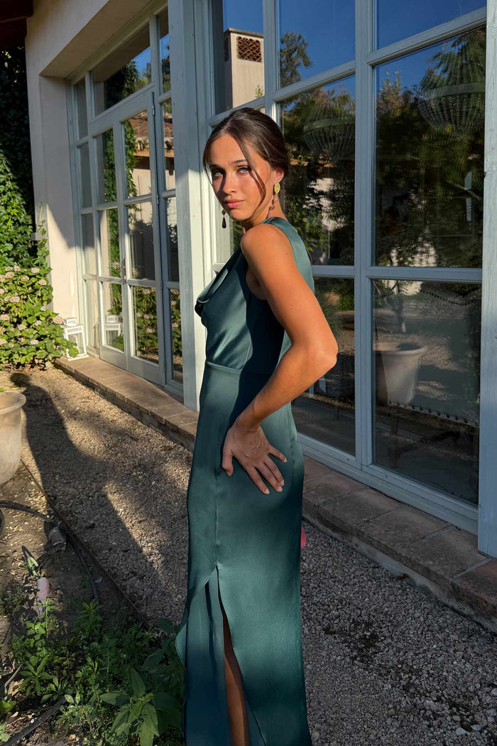 Vestido Palazzo Petróleo midi halter fluido de Lady Pipa para invitada de boda.