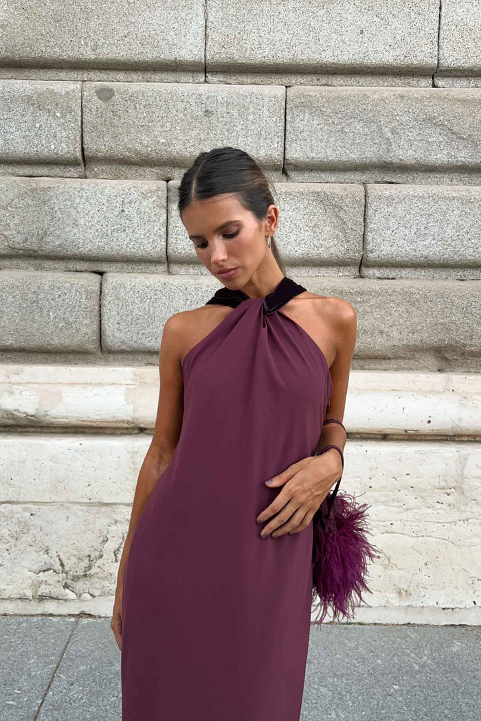 Vestido Ruby Morado maxi halter de tirantes de Lady Pipa para invitada de boda.