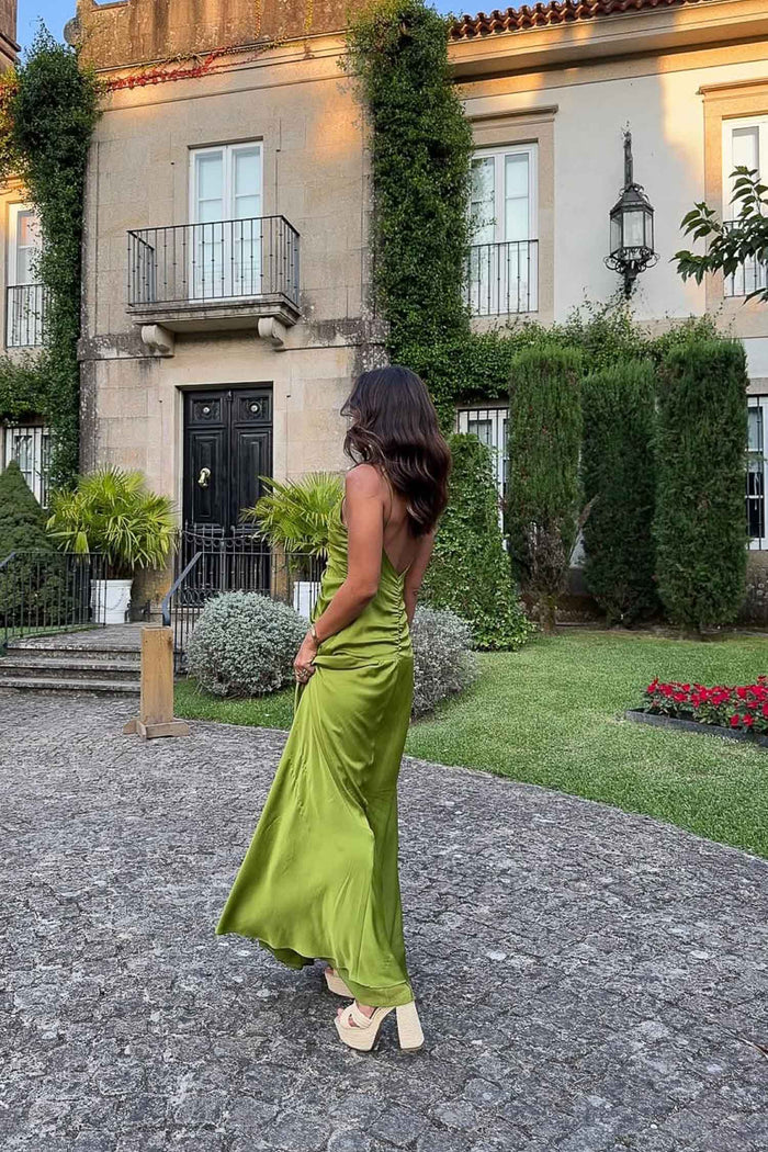 Vestido Sara Aceite midi de tirantes ceñido de Lady Pipa para invitada y eventos.