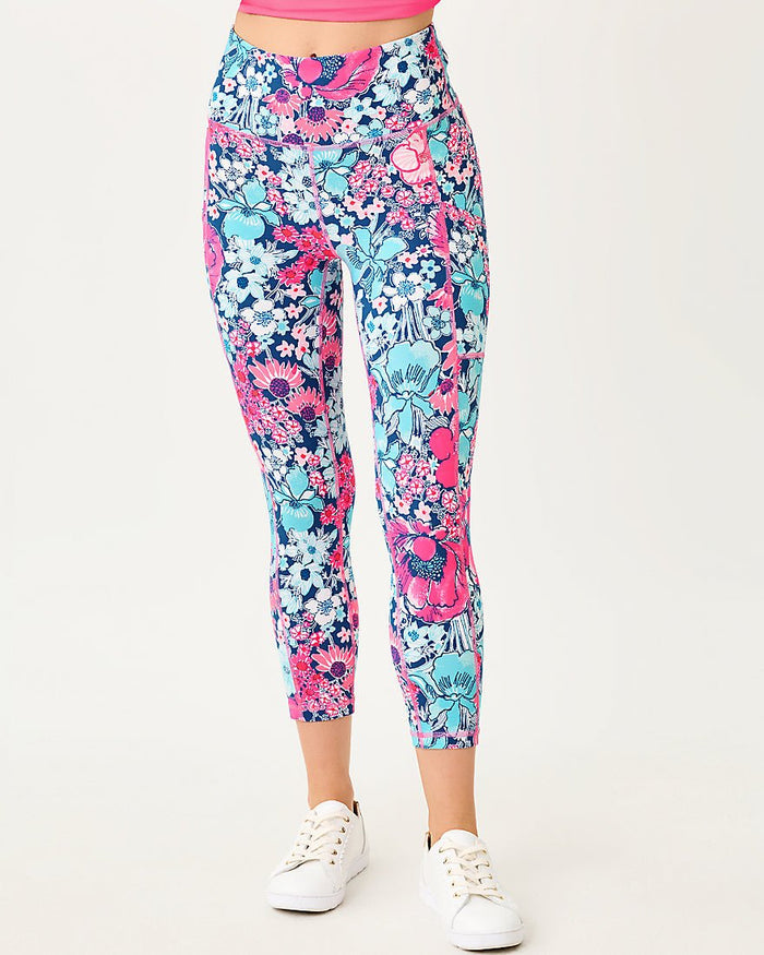 Lilly Pulitzer - Weekender High Rise Crop Legging Upf 50 Plus - Starlight Navy In All Her Glory